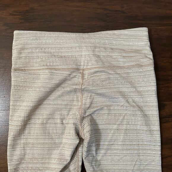 Athleta tan & white stripes textured leggings size M - Picture 4 of 10
